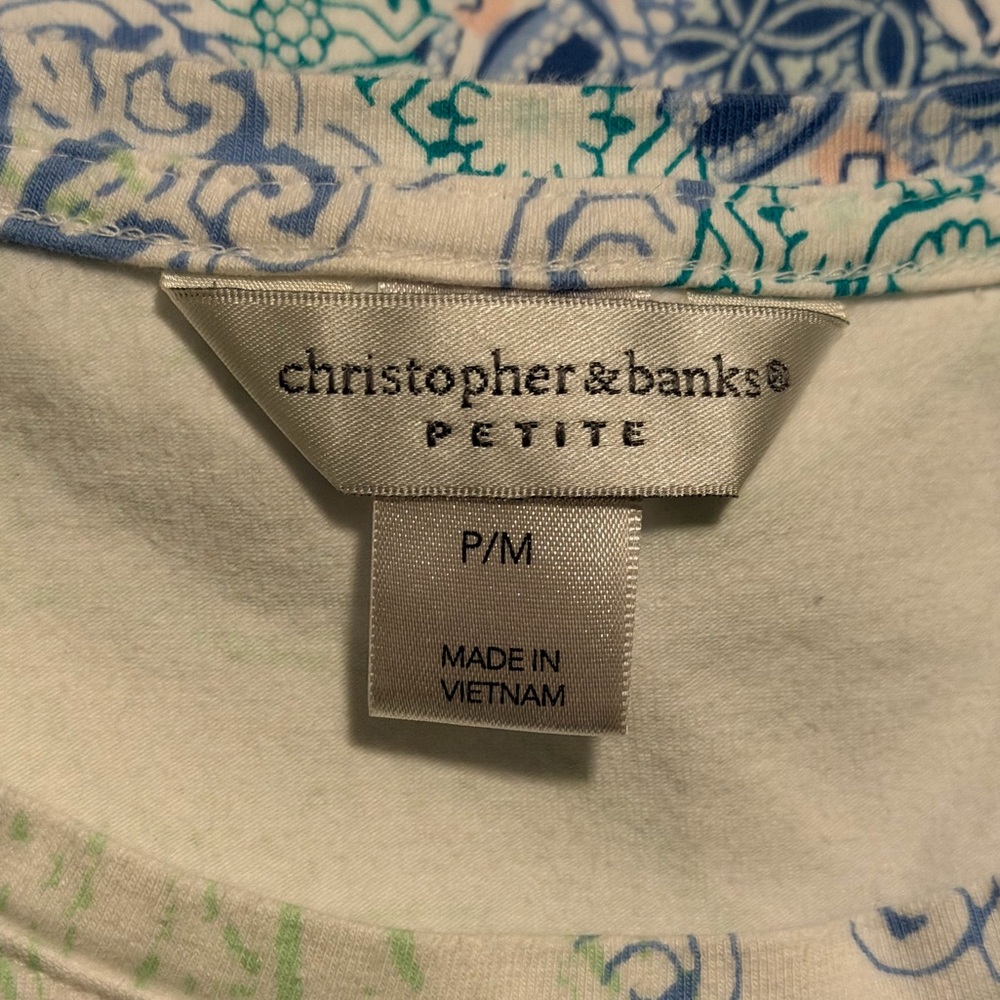Women’s Petite Medium Christopher & Banks Geometric Floral Short Sleeve Top - Picture 7 of 8